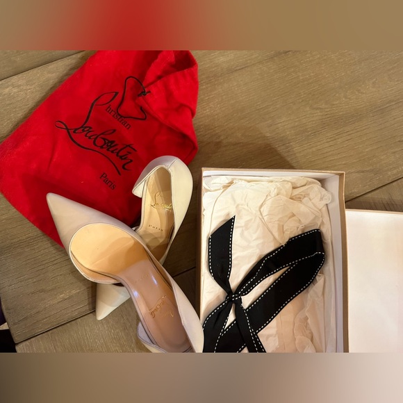 Christian Louboutin GOOD CONDITION
Iriza Leather Red Sole Pumps - Picture 6 of 14